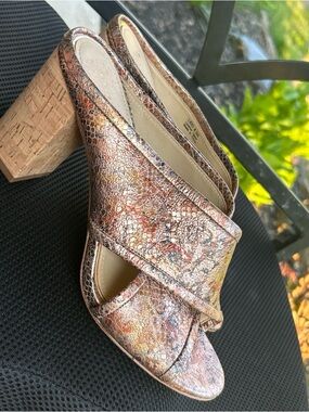 Etienne Aigner Lido Cork Metallic Leather block heel sandal in size 8.5
